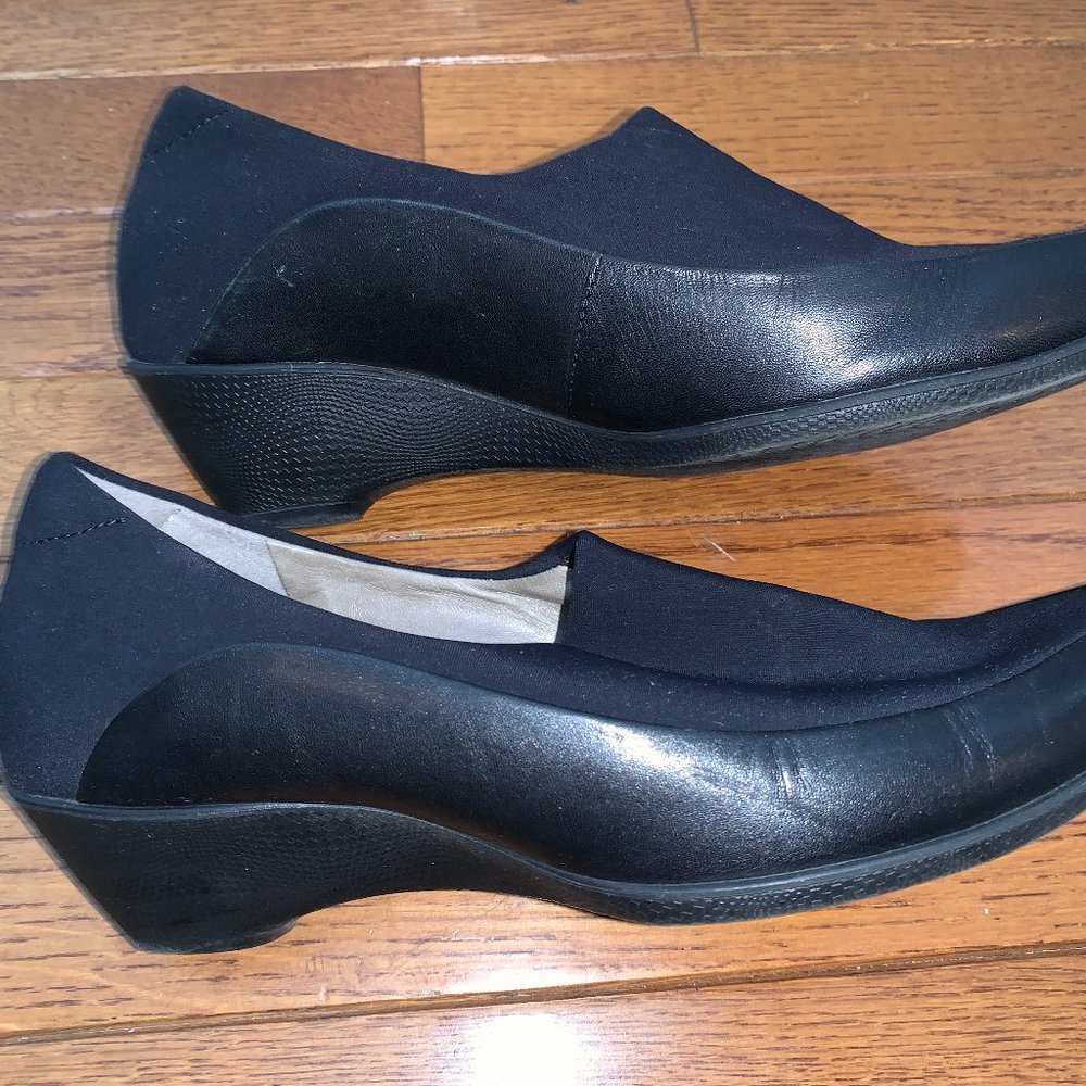 ECCO Heels, Office, Black Leather, Comfort, Woman Shoes Size 38, 7.5